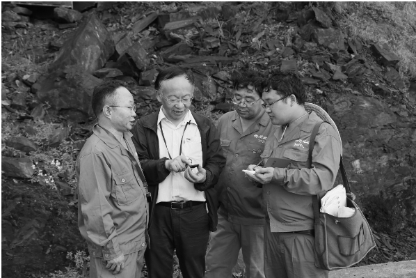 党的二十大代表、贵州省地矿局首席科学家周琦谈锰矿资源保障